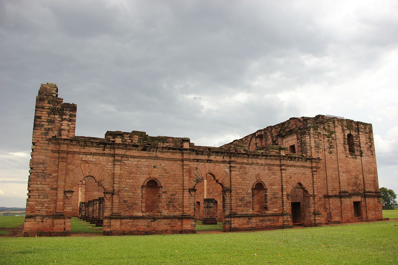 Ruinas de la Misión Jesuítica de La Santísima Trinidad del Paraná, ejemplo emblemático de arquitectura barroca guaraní en Paraguay